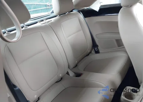 2018 Volkswagen Beetle 2.0T Se из США, поврежденный, VIN 3VWJD7AT2JM702343